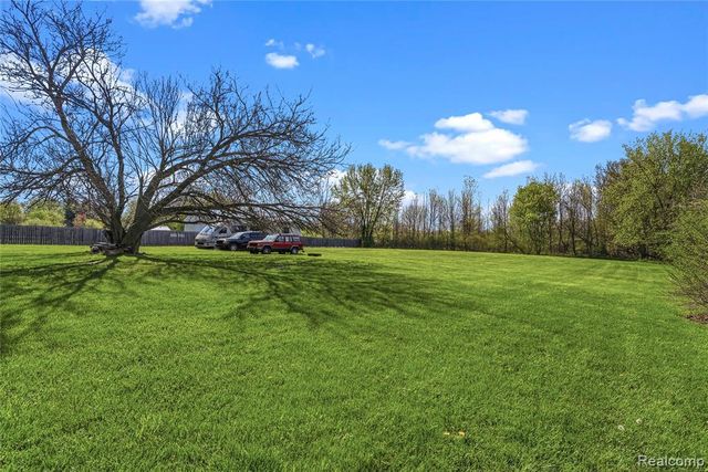 6270 E Dodge Road, Mount Morris, MI 48458