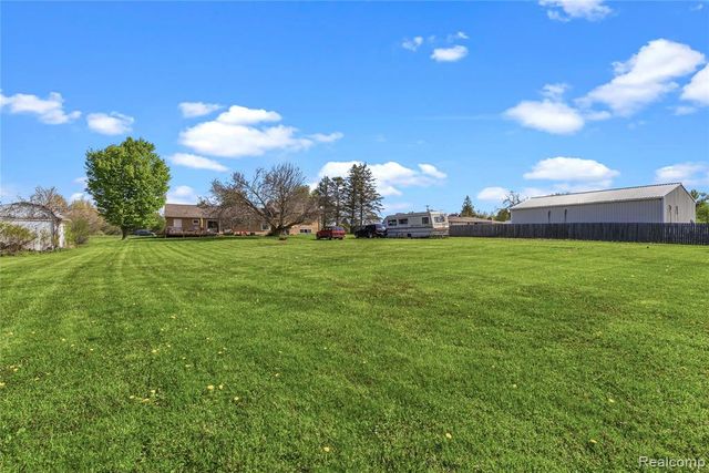 6270 E Dodge Road, Mount Morris, MI 48458