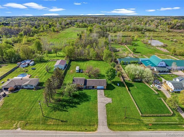 6270 E Dodge Road, Mount Morris, MI 48458
