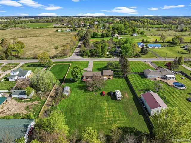 6270 E Dodge Road, Mount Morris, MI 48458