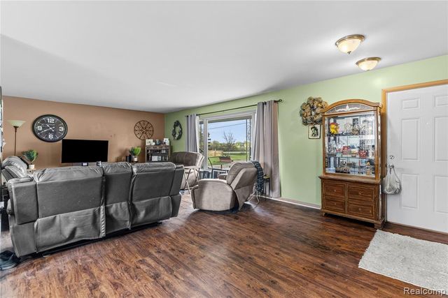 6270 E Dodge Road, Mount Morris, MI 48458