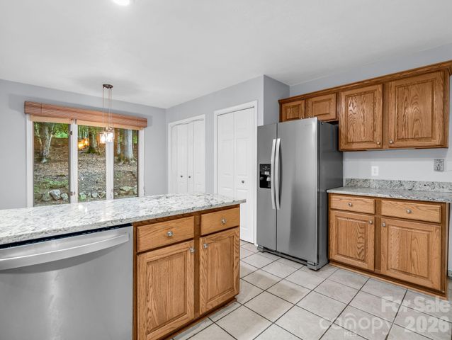 10 Chestnut Ridge Road, Mills River, NC 28759