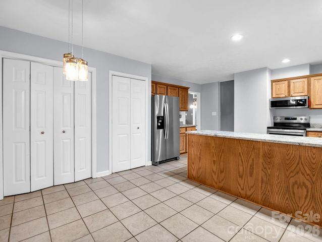10 Chestnut Ridge Road, Mills River, NC 28759