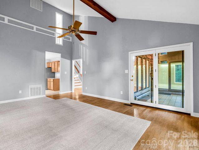 10 Chestnut Ridge Road, Mills River, NC 28759