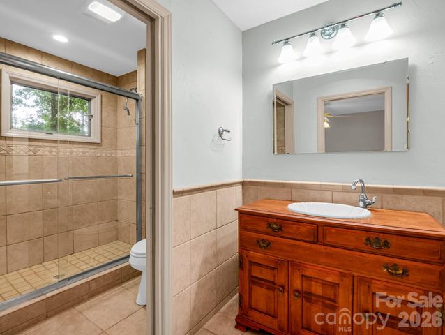 10 Chestnut Ridge Road, Mills River, NC 28759
