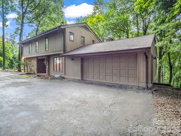 10 Chestnut Ridge Road, Mills River, NC 28759