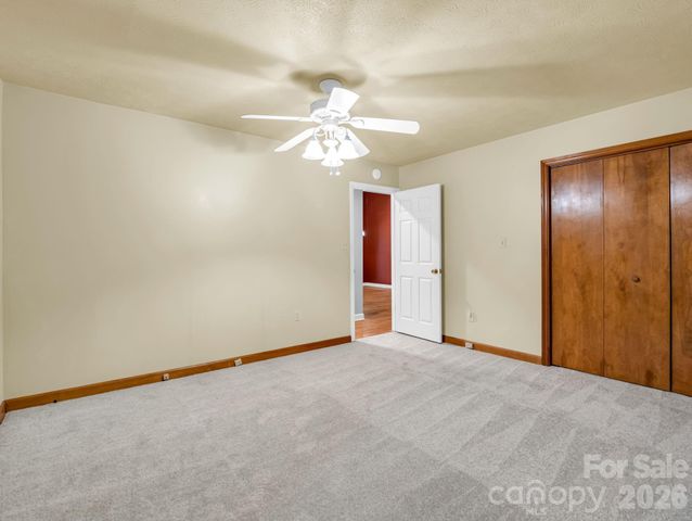 10 Chestnut Ridge Road, Mills River, NC 28759