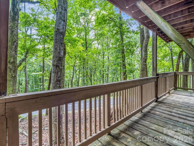 10 Chestnut Ridge Road, Mills River, NC 28759