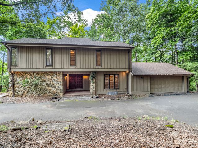 10 Chestnut Ridge Road, Mills River, NC 28759