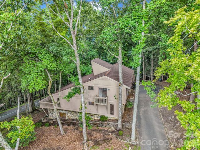 10 Chestnut Ridge Road, Mills River, NC 28759