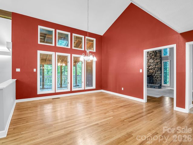 10 Chestnut Ridge Road, Mills River, NC 28759