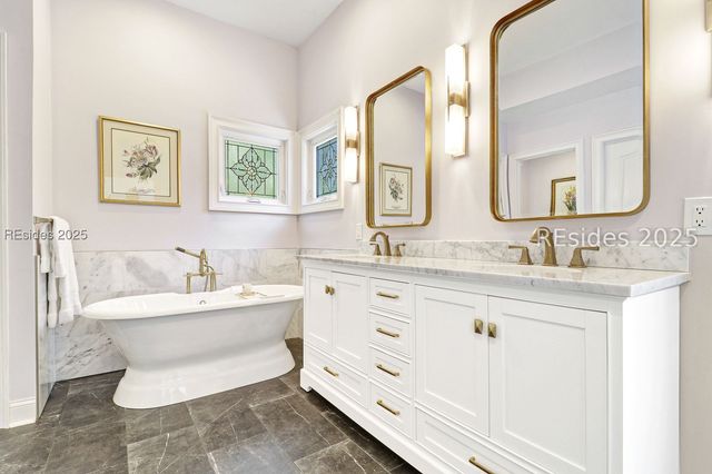 26 Lenora Dr, Hilton Head Island, SC 29926