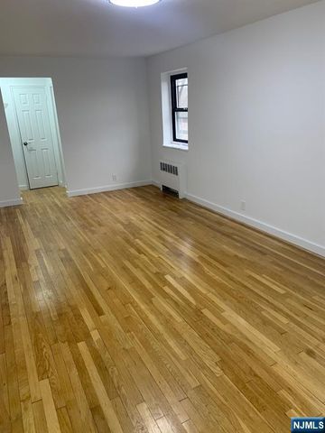 2329 Hudson Terrace C12, Fort Lee, NJ 07024