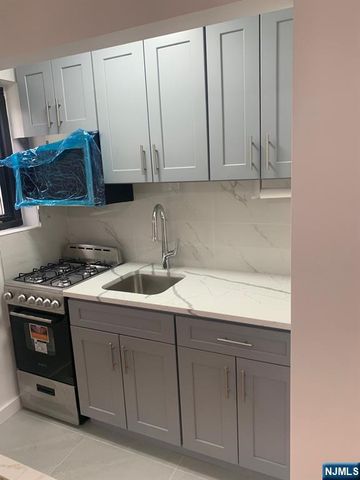 2329 Hudson Terrace C12, Fort Lee, NJ 07024