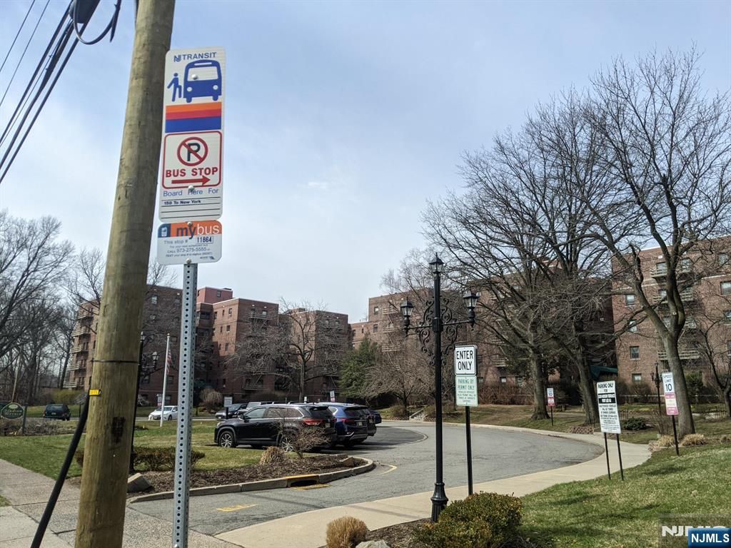 2329 Hudson Terrace C12, Fort Lee, NJ 07024