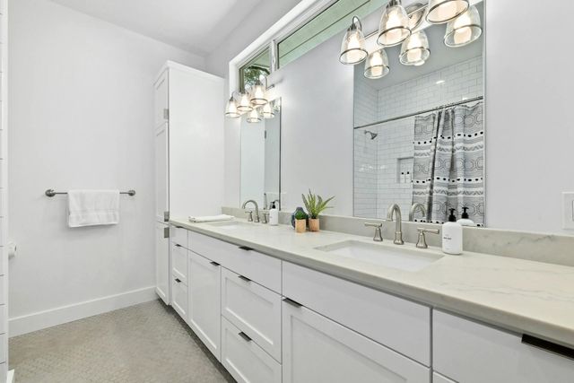 2004 Winsted LN A, Austin, TX 78703