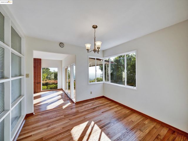 3303 Rubin Dr, Oakland, CA 94602