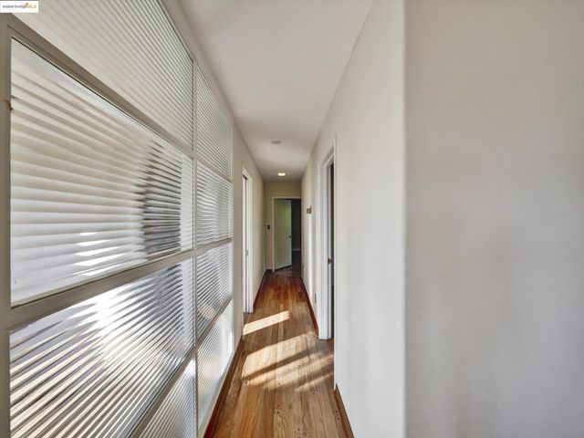 3303 Rubin Dr, Oakland, CA 94602