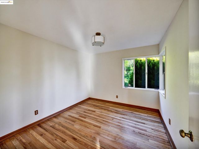 3303 Rubin Dr, Oakland, CA 94602