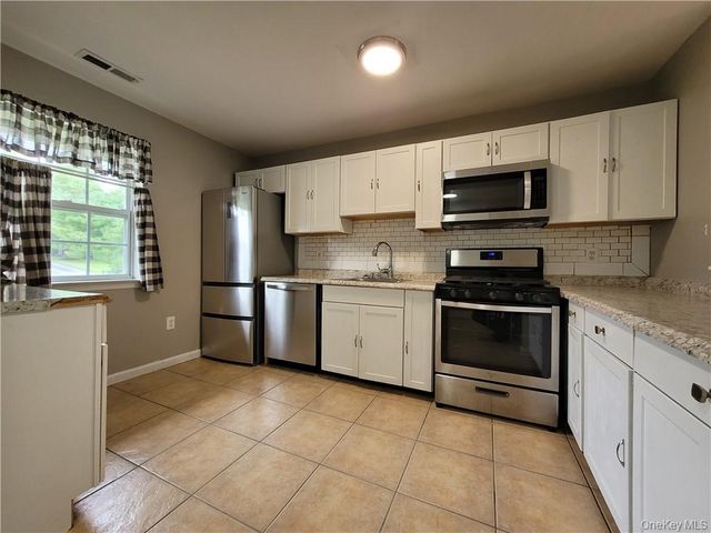 74 Lois Lane, Monroe, NY 10950