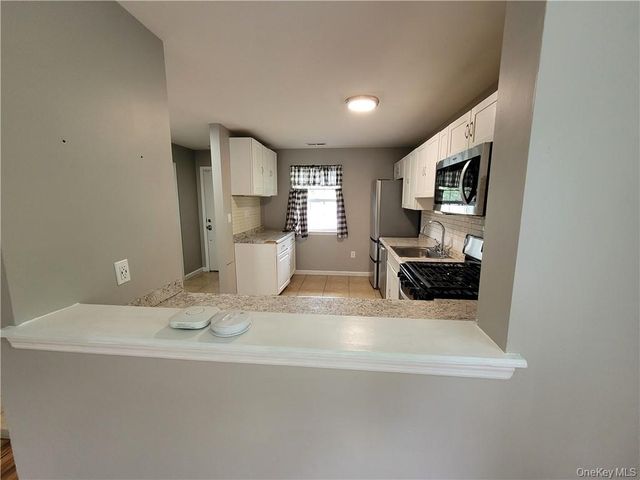 74 Lois Lane, Monroe, NY 10950