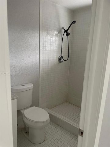 6241 NW 12th St 6241, Sunrise, FL 33313