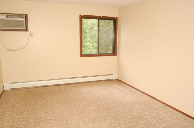 1887 Silver Bell Road 318, Eagan, MN 55122