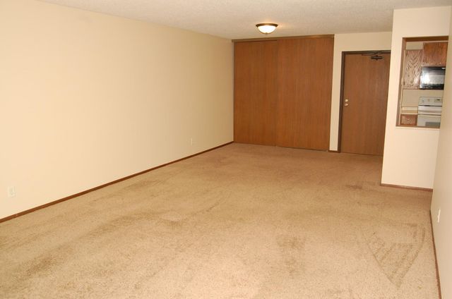 1887 Silver Bell Road 318, Eagan, MN 55122