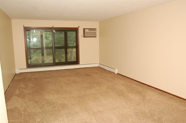 1887 Silver Bell Road 318, Eagan, MN 55122