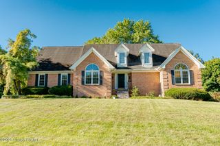 1510 St Andrews Dr, Shelbyville, KY 40065