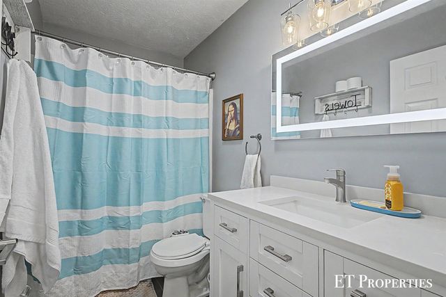 1210 Palmer Court, Grand Rapids, MI 49505