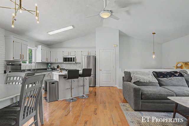 1210 Palmer Court, Grand Rapids, MI 49505