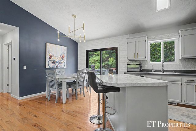 1210 Palmer Court, Grand Rapids, MI 49505