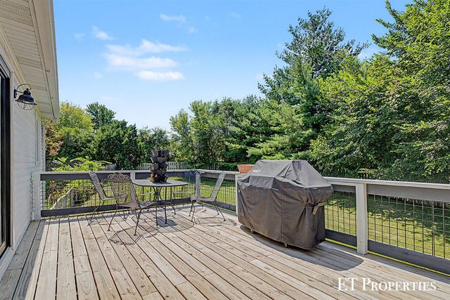 1210 Palmer Court, Grand Rapids, MI 49505