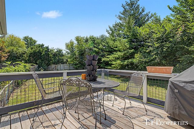 1210 Palmer Court, Grand Rapids, MI 49505