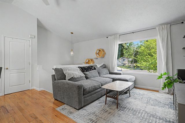 1210 Palmer Court, Grand Rapids, MI 49505