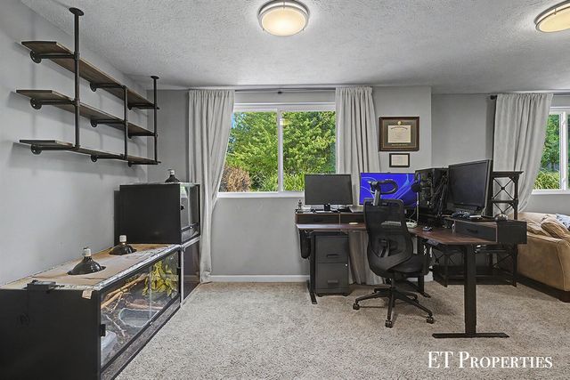 1210 Palmer Court, Grand Rapids, MI 49505