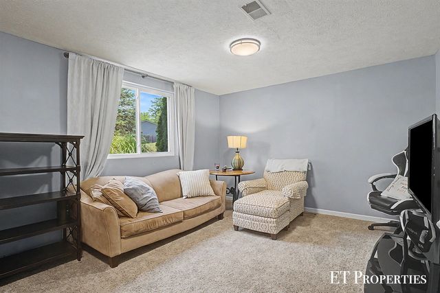 1210 Palmer Court, Grand Rapids, MI 49505
