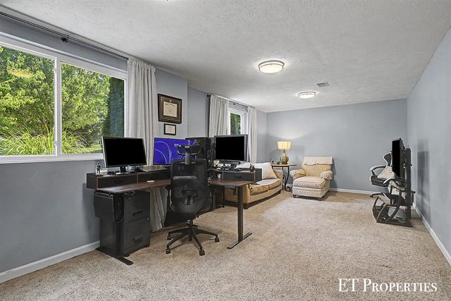 1210 Palmer Court, Grand Rapids, MI 49505