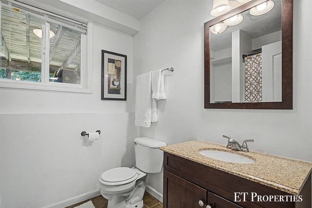 1210 Palmer Court, Grand Rapids, MI 49505