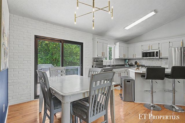 1210 Palmer Court, Grand Rapids, MI 49505