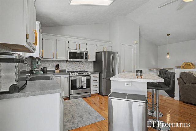 1210 Palmer Court, Grand Rapids, MI 49505