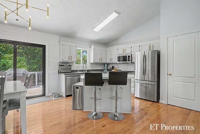 1210 Palmer Court, Grand Rapids, MI 49505