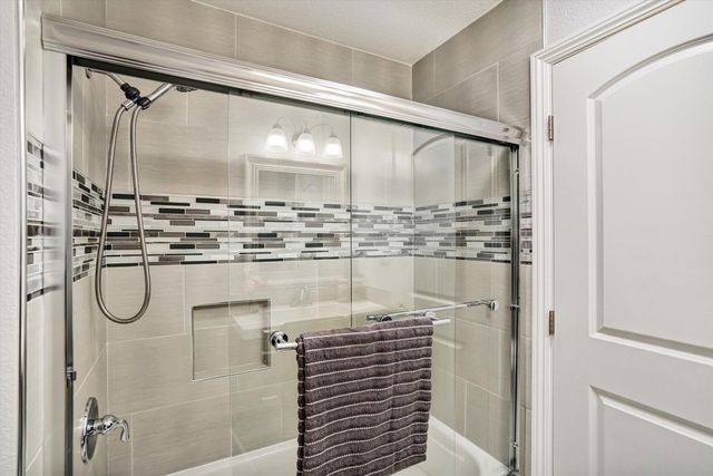 13921 13921 Tahiti Rd, San Leandro, CA 94577