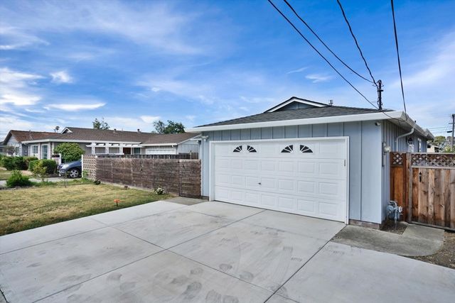 13921 13921 Tahiti Rd, San Leandro, CA 94577