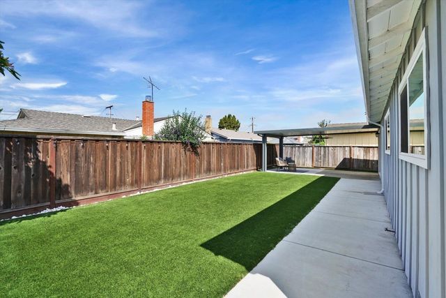 13921 13921 Tahiti Rd, San Leandro, CA 94577