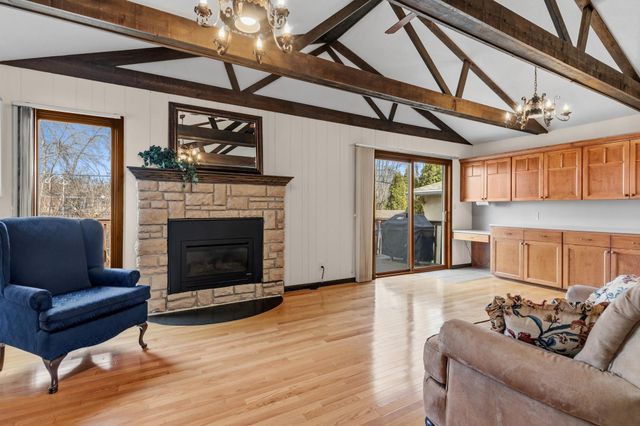 2565 Martin Way, White Bear Lake, MN 55110