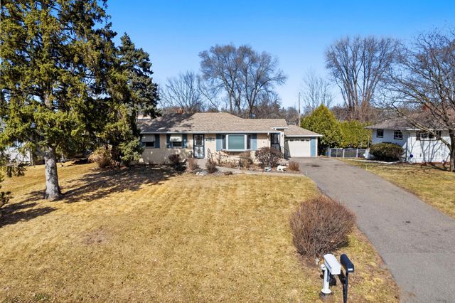 2565 Martin Way, White Bear Lake, MN 55110