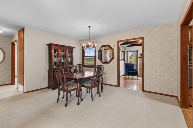 2565 Martin Way, White Bear Lake, MN 55110