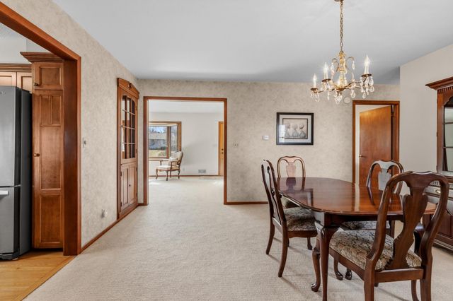 2565 Martin Way, White Bear Lake, MN 55110